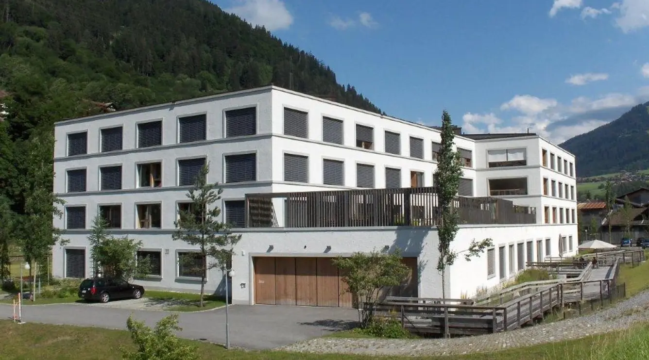 Alters- und Pflegeheim Neubau Jenaz