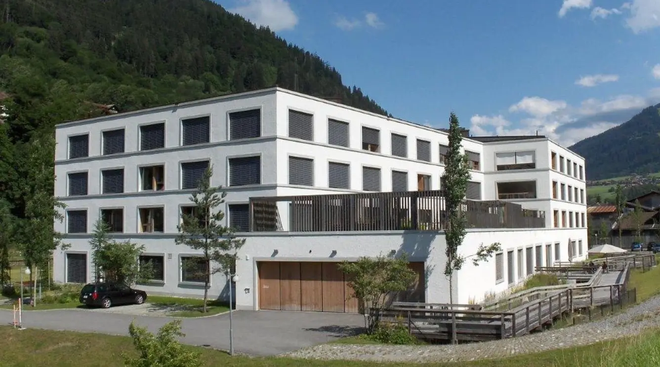 Alters- und Pflegeheim Neubau Jenaz