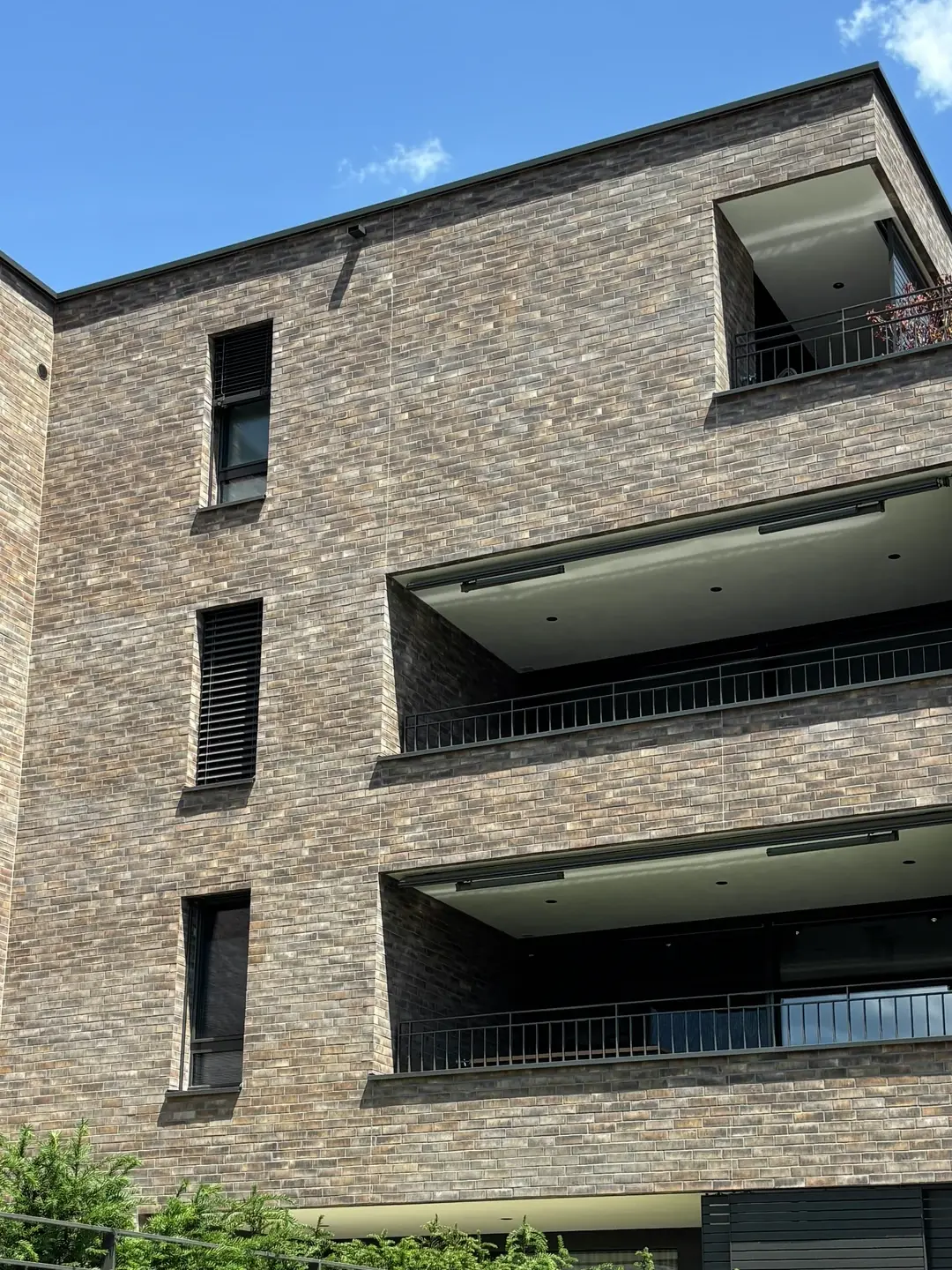 Ansicht der Klinkerfassade des Gebäudes