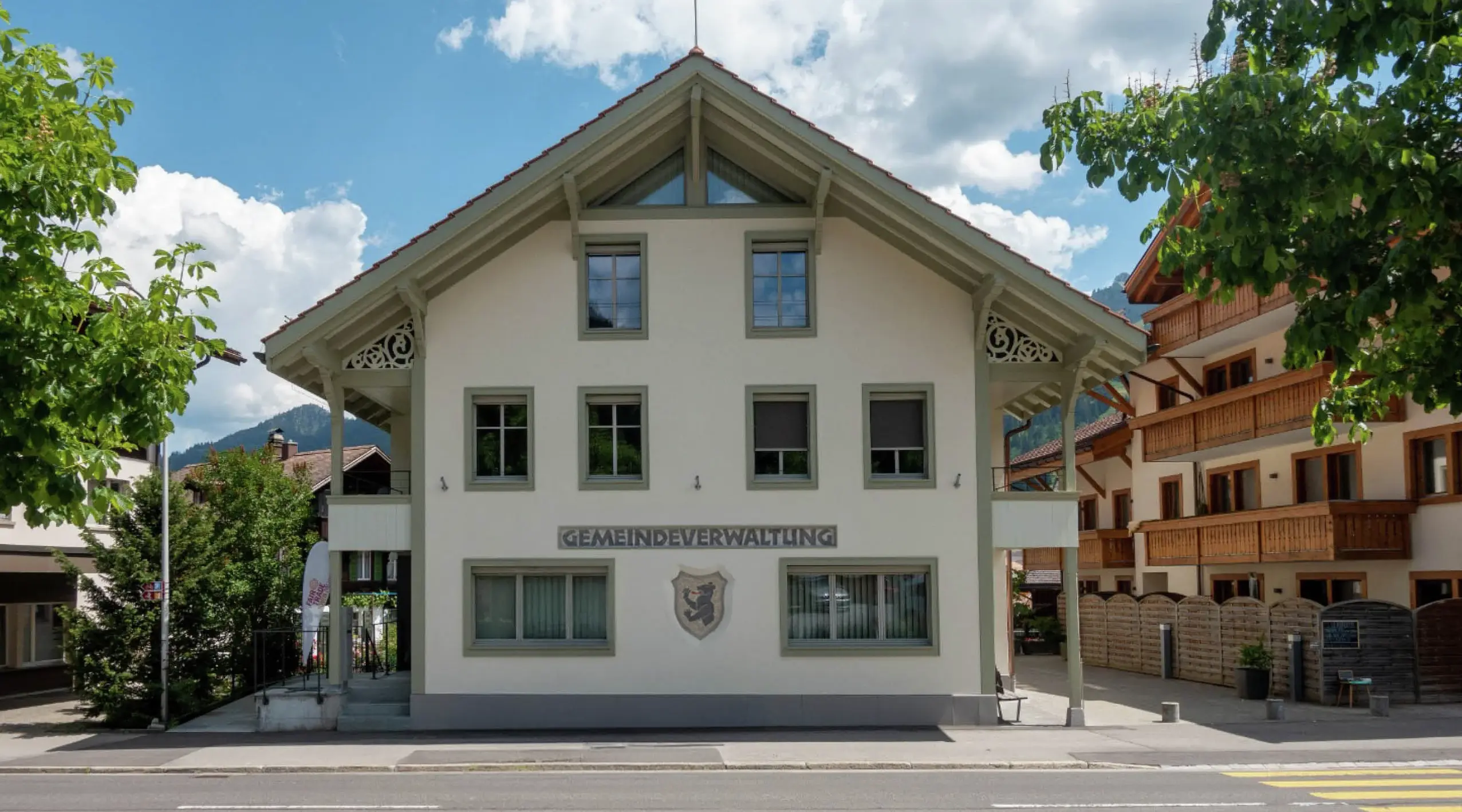Amministrazione comunale storica ristrutturazione Zweisimmen