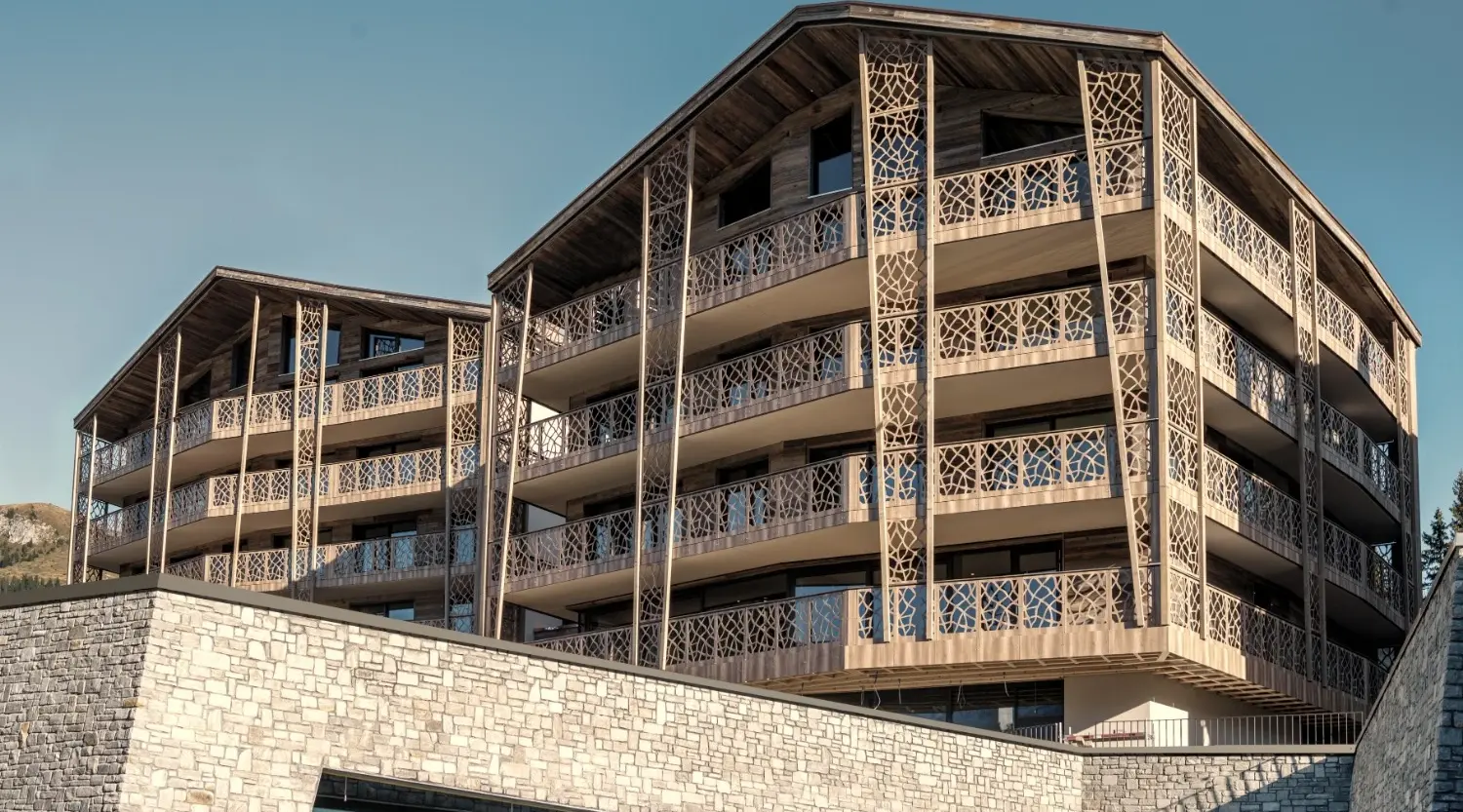 Hôtel «Valsana & Appartements» parement en pierre naturelle Arosa