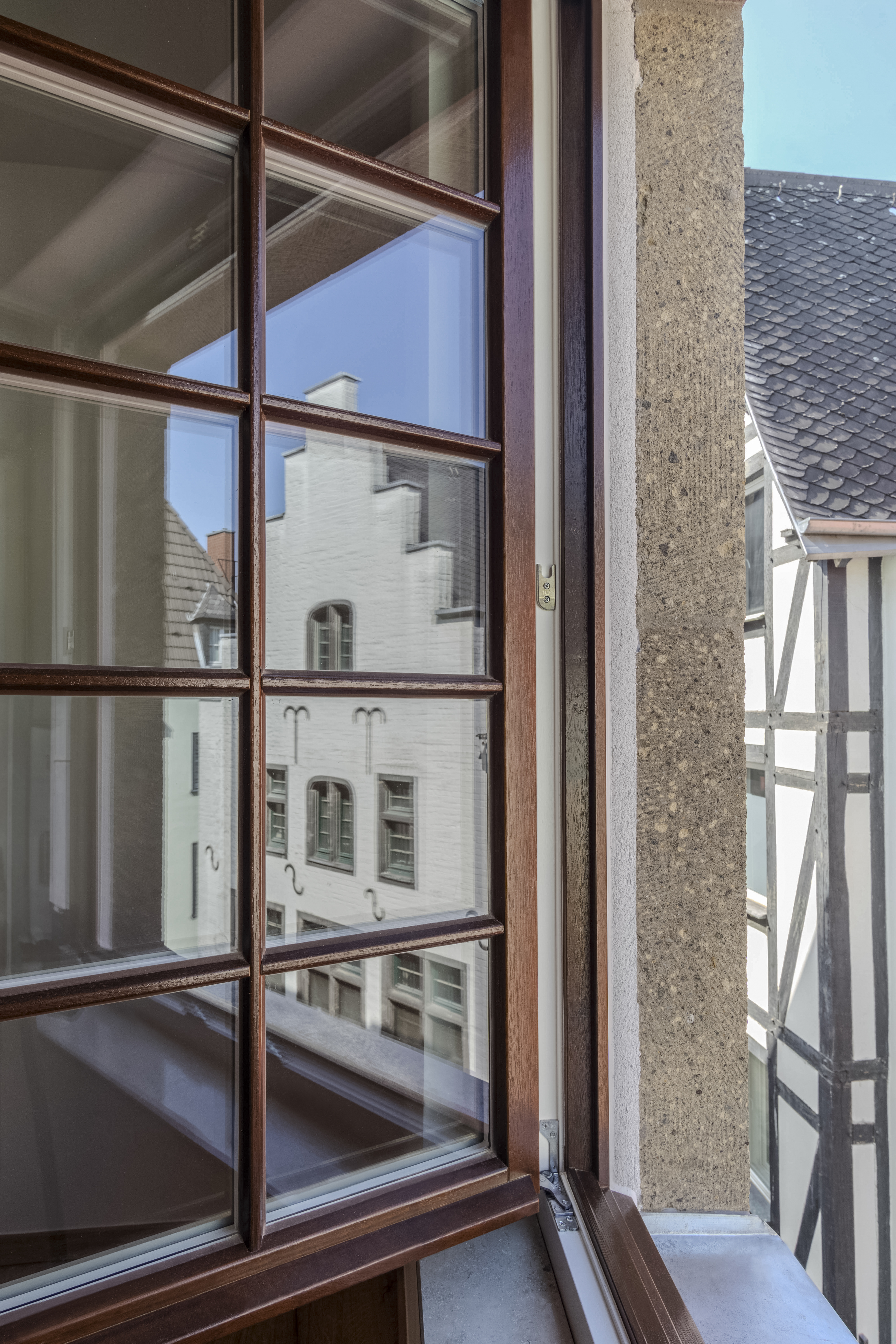 Die neuen Holzfenster wurden streng nach historischem Vorbild an gleicher Position eingebaut. 