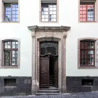Der historische Eingangsbereich wurde mit großer Sorgfalt saniert