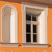 Außenansicht der Fassade im Fensterbereich.