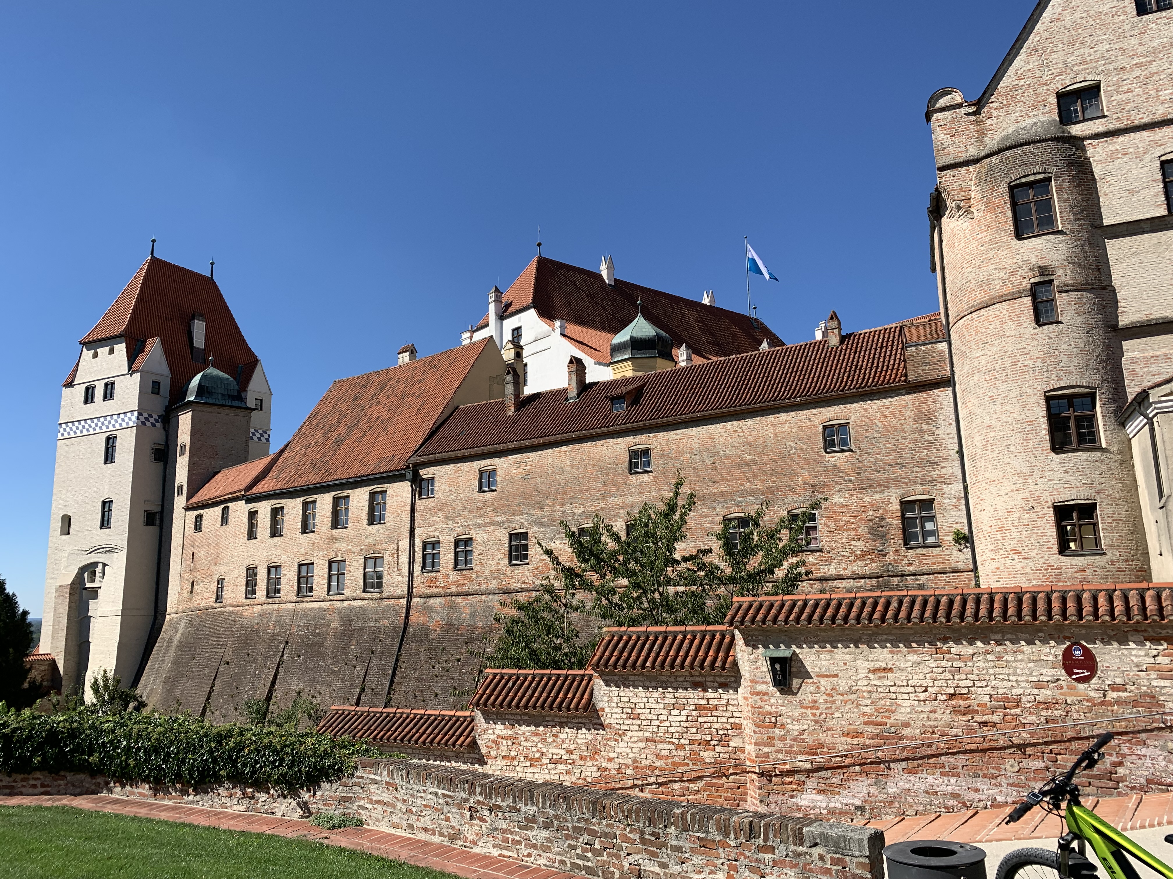 Burg Trausnitz wurde in Testversuchen mit unserem Wärmedämmputz ausgestattet.