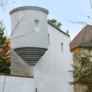 Fernsicht auf die renovierten Kirchenerker in Bissingen