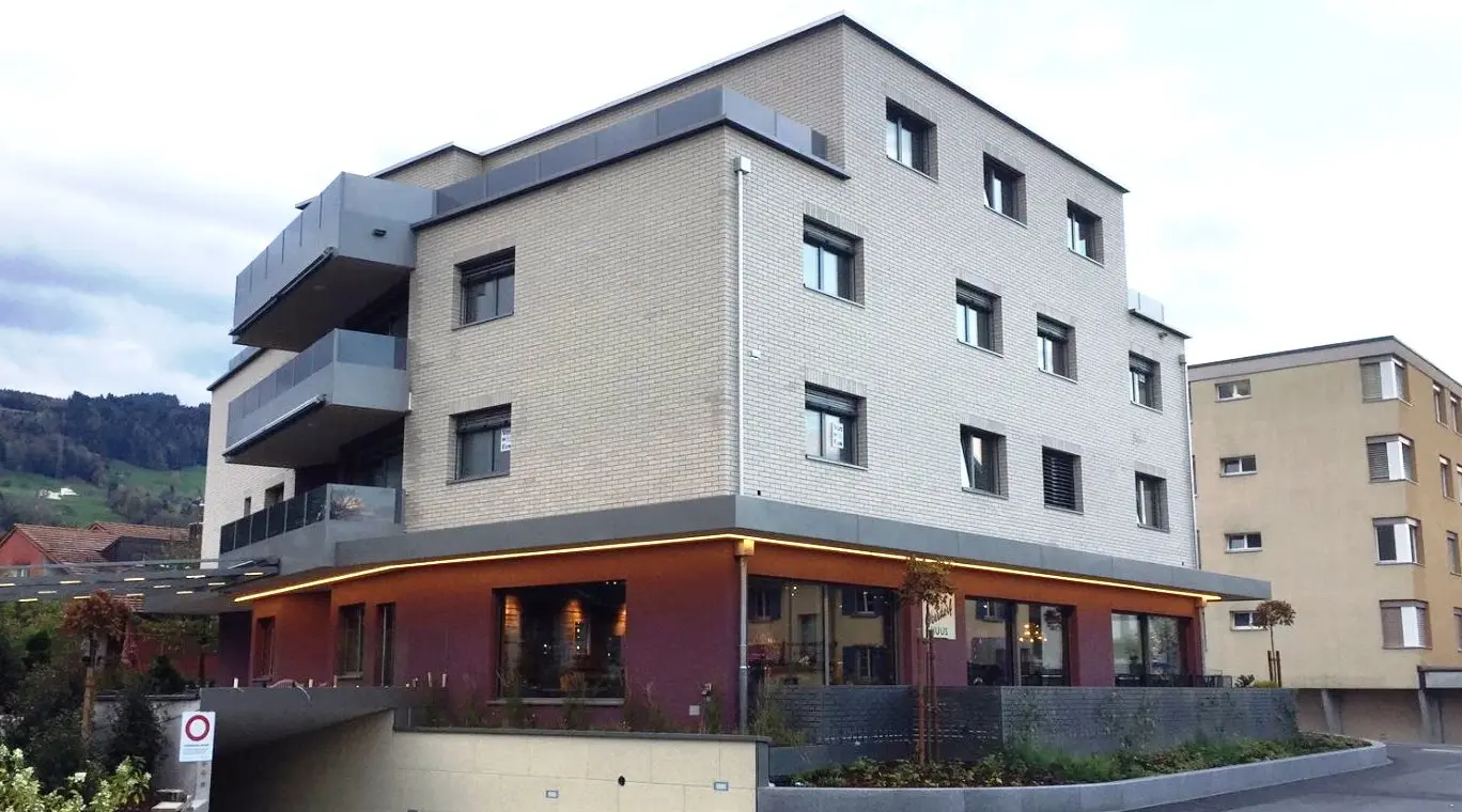 Immeuble collectif et restaurant Bauernhofstrasse nouvelle construction Lachen