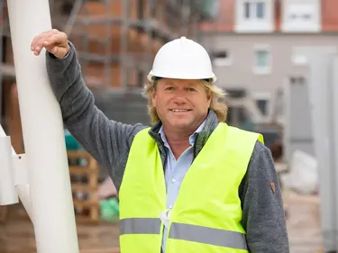 Ein HASIT-Mitarbeiter auf einer Baustelle