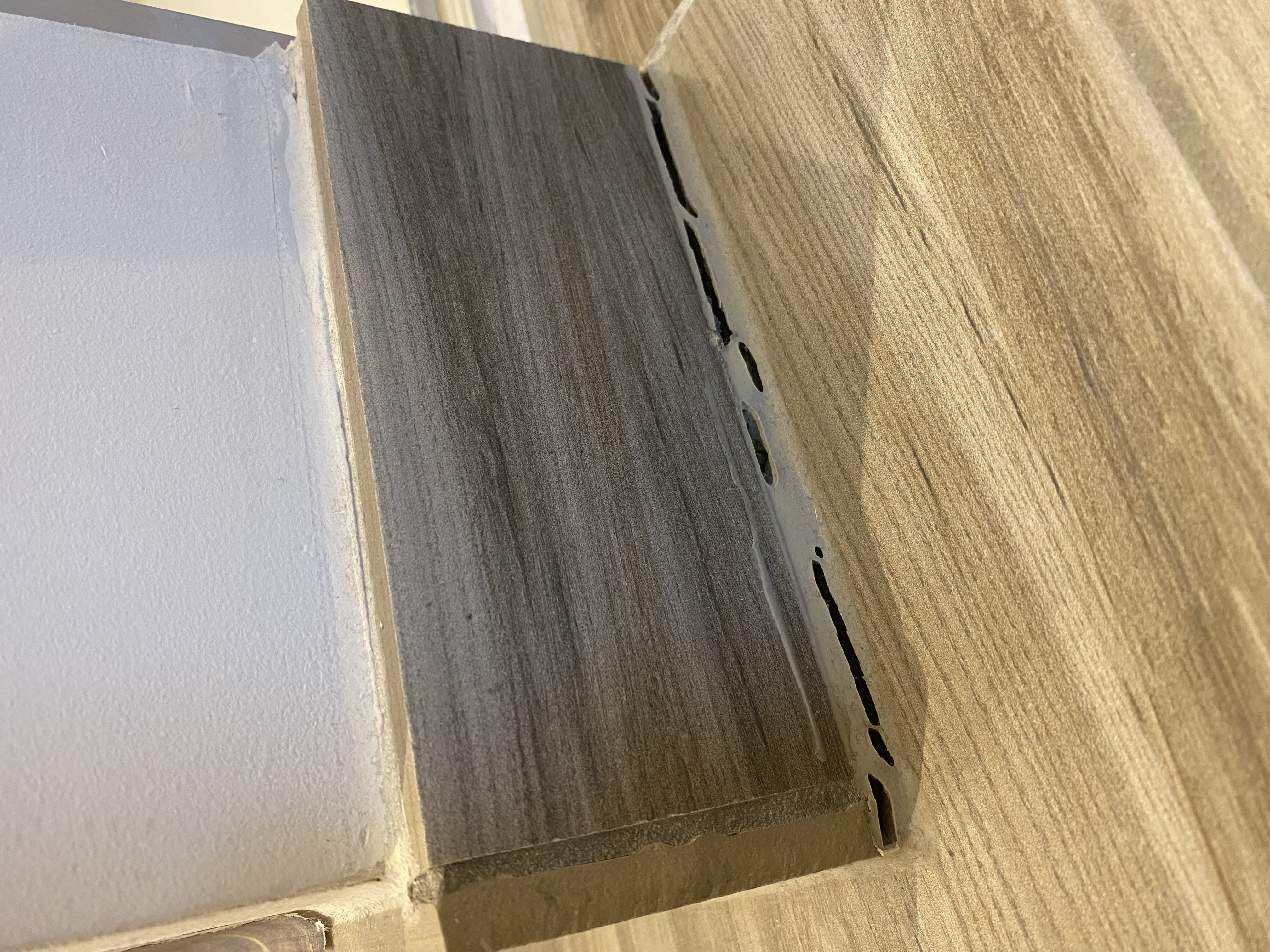 Schadhafte Verfugungen können mit HASIT POR® Schaummörtel behoben werden.