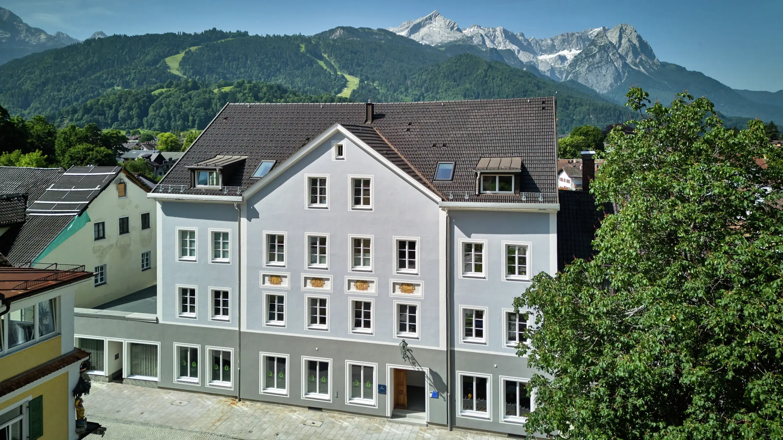 Saniertes Denkmal in Garmisch Partenkirchen mit unseren Trockenmörtel Produkten.