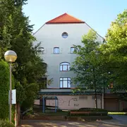 Perspektive des Gebäudes der Schlossbrauerei Dachau von der Straßenseite