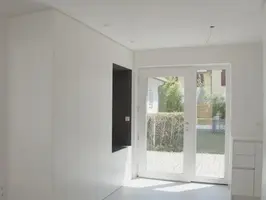 Innenansicht des modernen Mehrfamilienhauses