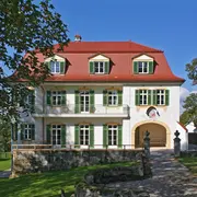 Außenansicht der sanierten Seidl-Villa in Bad Tölz