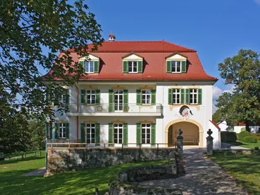 Originalnachbau der Seidl Villa in Bad Tölz mit mineralischen Kalk- und Renovierputzen