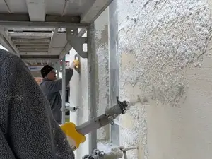  Verarbeitung des Wärmedämmputzes 840 CalceClima® an der Außenfassade