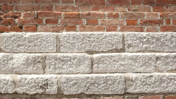 alte Ziegelsteinmauer