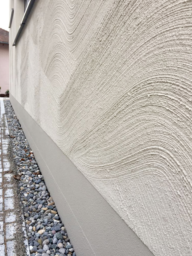 Linienartige Putzstruktur