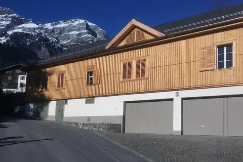 Rénovation extérieure de la remise de Thon, Schwanden