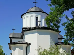 Kratzputz und Silikat Fassadenanstrich für Kirchenzentrum in München