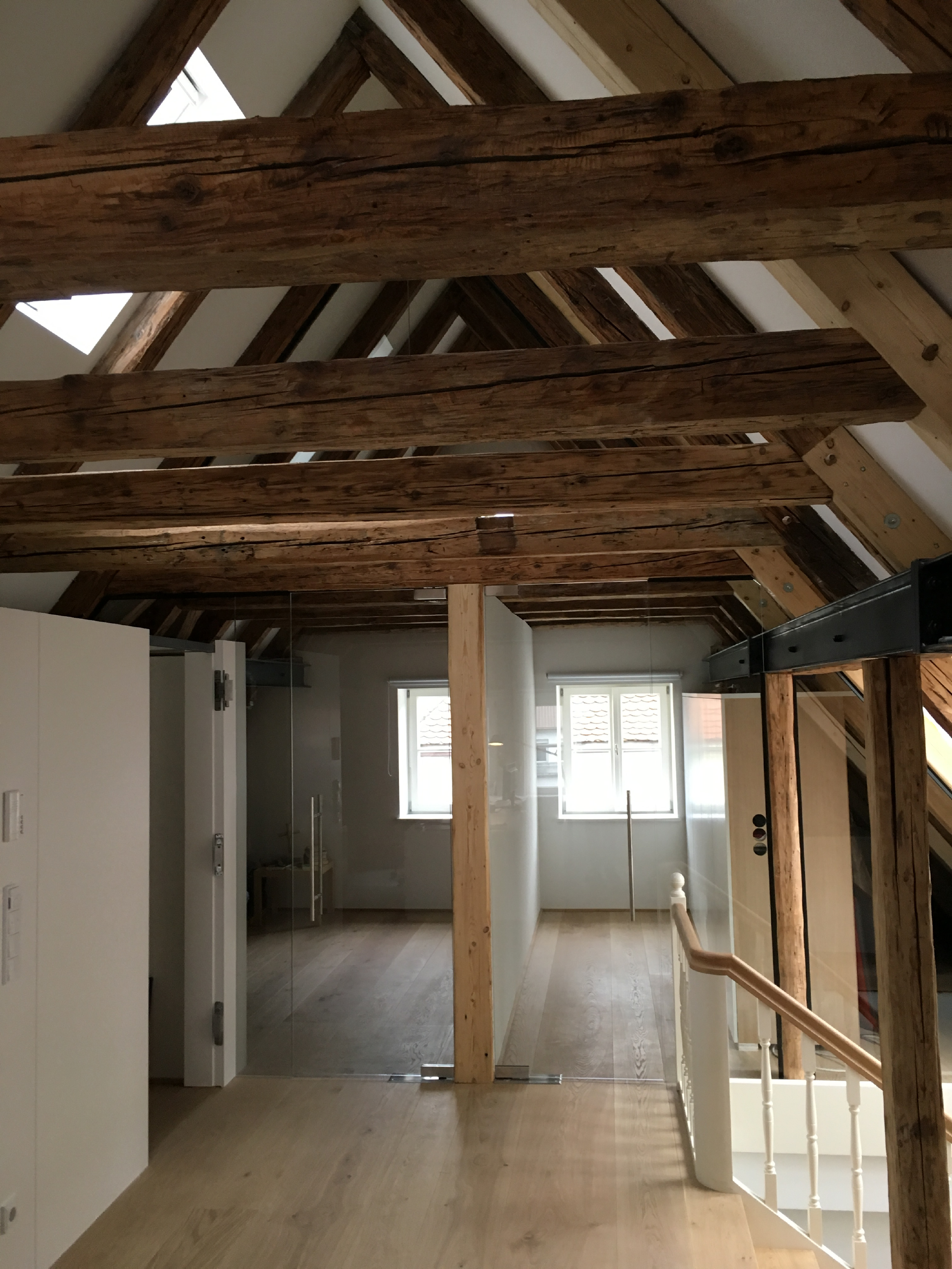 Fertiger Innenraum im Altbau im Dadchgeschoss