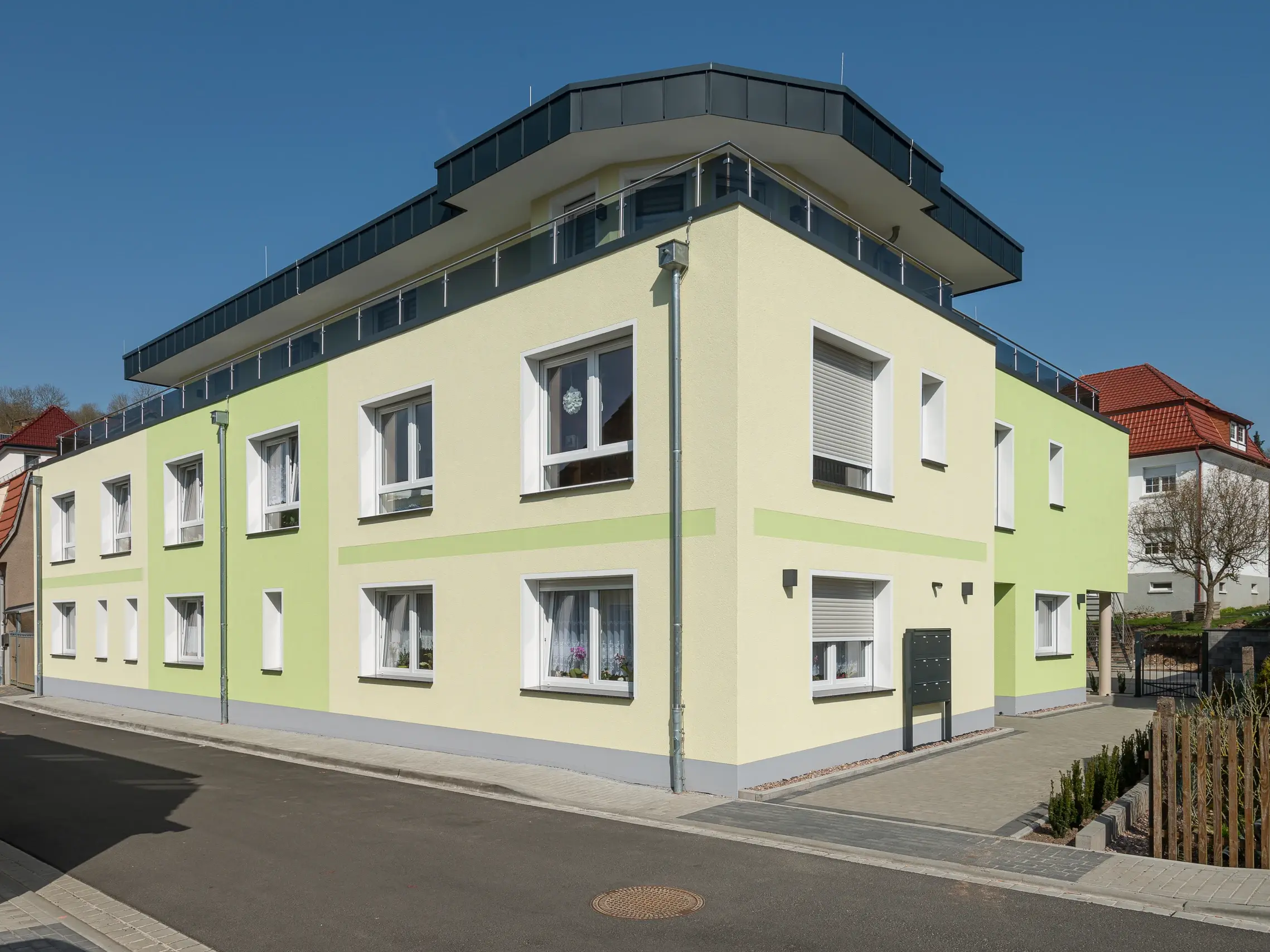 Energetisch saniertes Mehrfamilienhaus