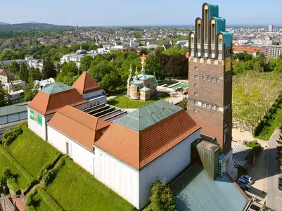 Drohnenaufnahme der neu sanierten Mathildenhöhe in Darmstadt mit unseren Dämmputz 