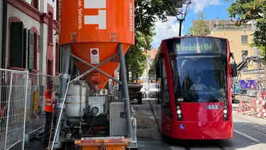 Silo Fixit POR juste à côté du tram à Berne dans le quartier de Breitenrain pour un remplissage de conduites