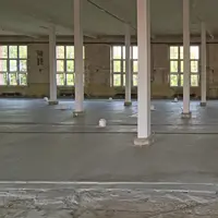 Verarbeiteter Boden in der Industriehalle in Chemnitz