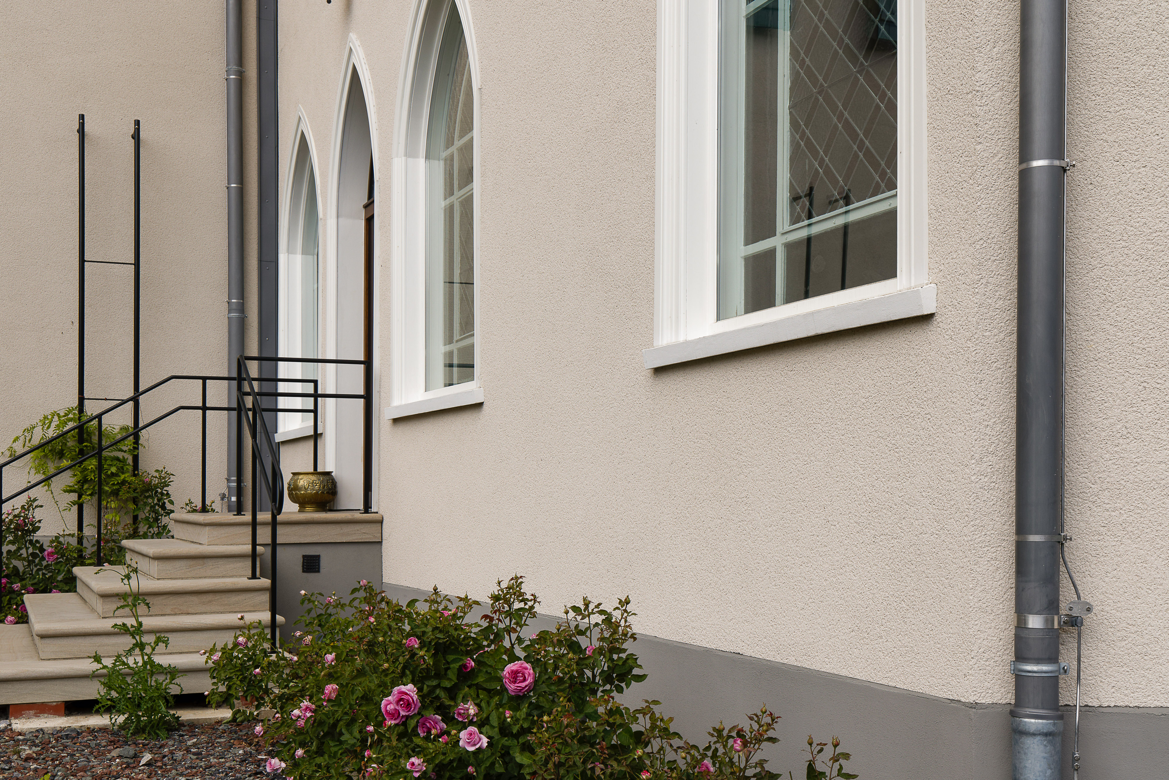 Ausdrucksstarke Kratzputzstruktur