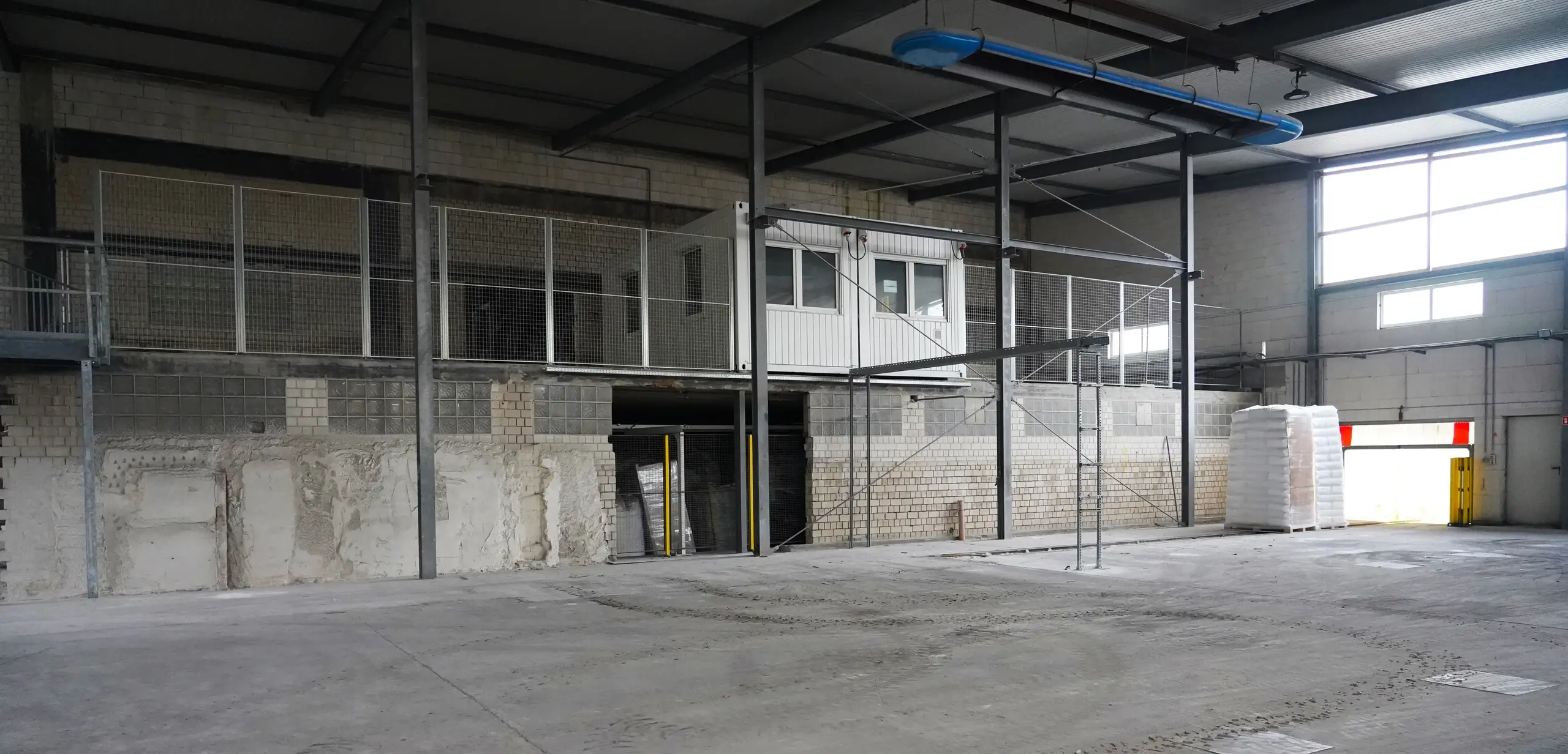 Lagerhalle des Produktionswerks in Worms