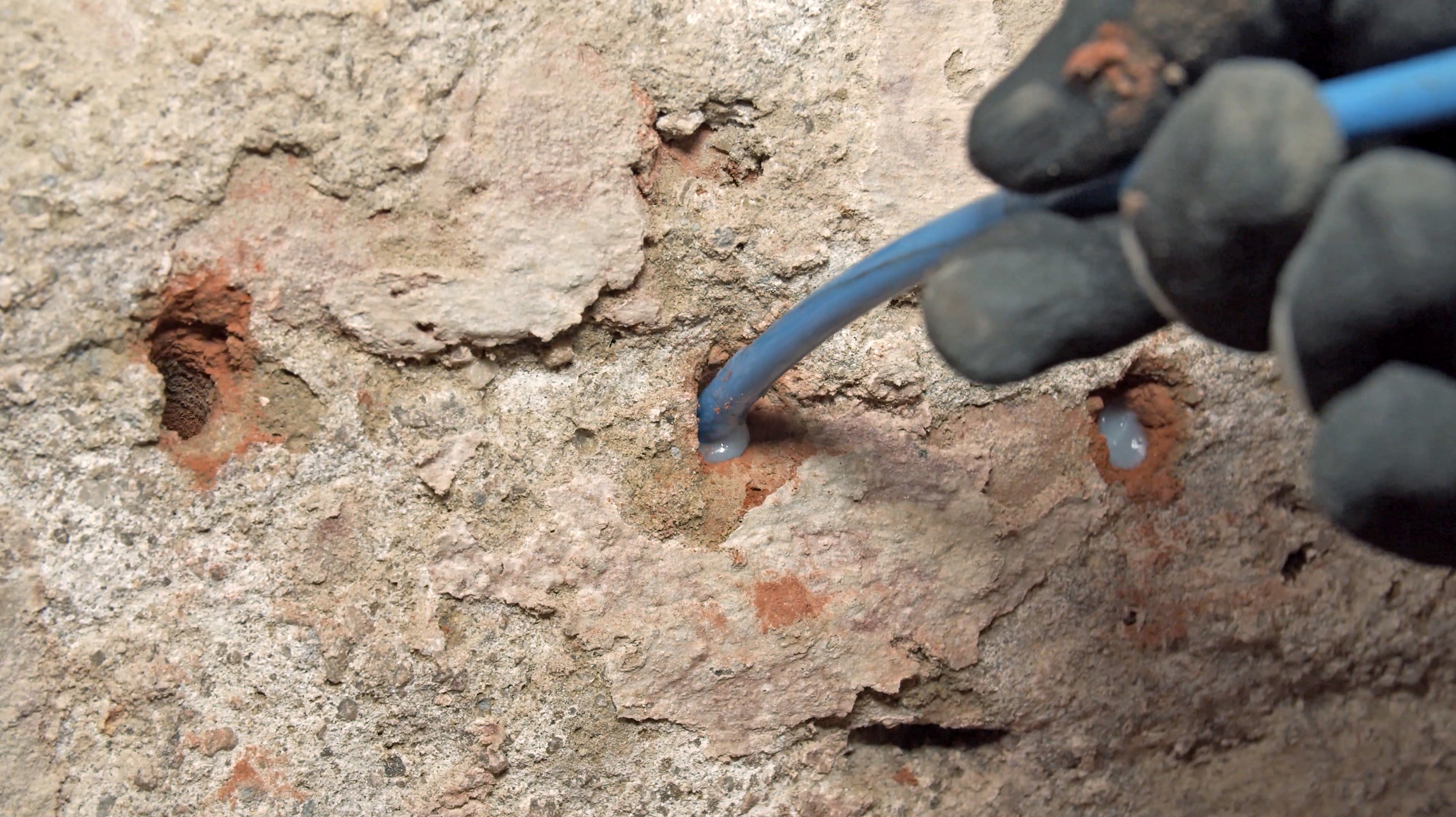 Horizontale Abdichtung mittels Injektion für ein optimales Ergebnis mit unseren Sanierputzen