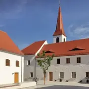 Außenperspektive der modernisierten Außenfassade der Klosterbrauerei in Neumarkt