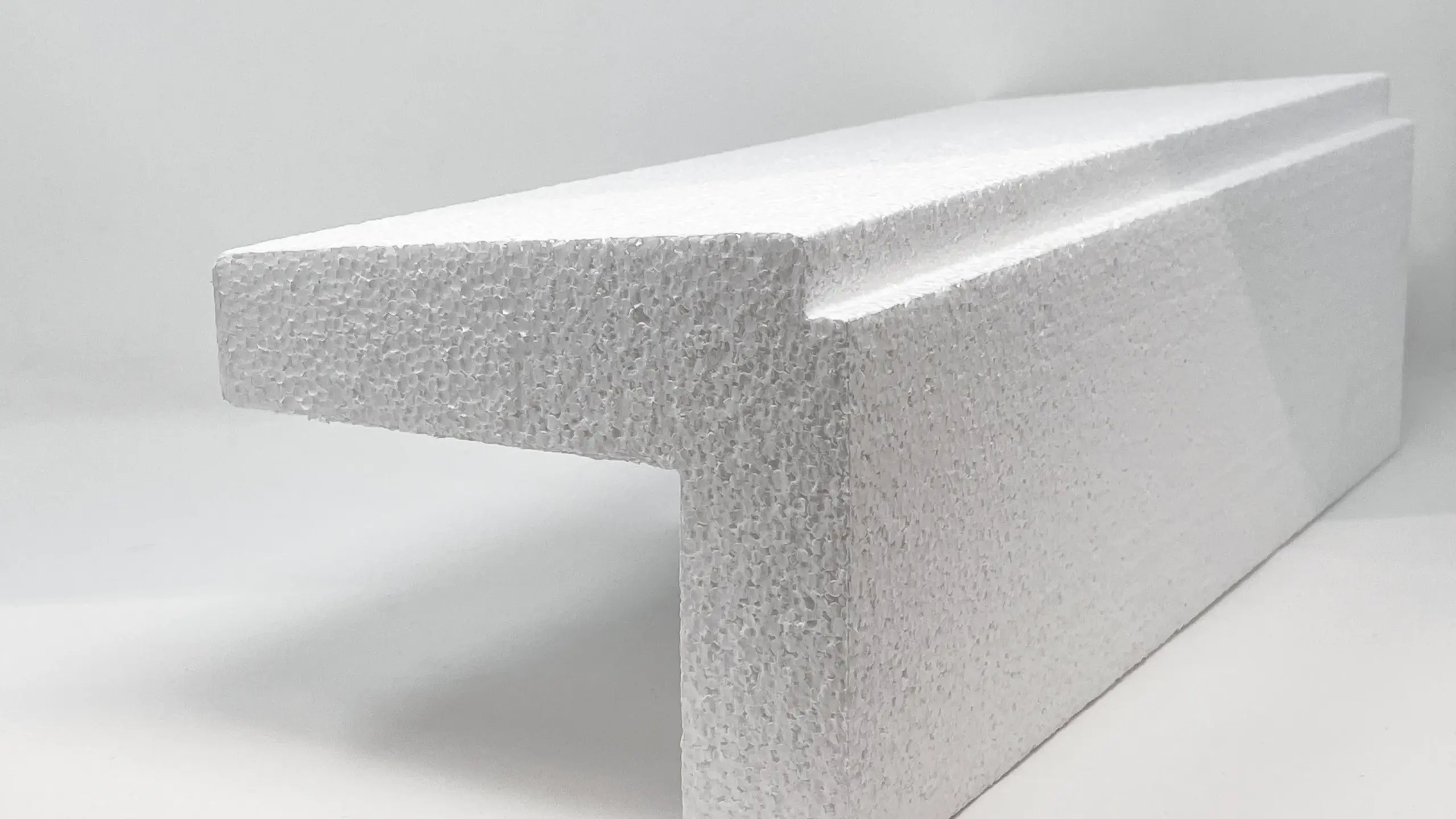 Dämmplatten als Bestandteil des RoofEtics Systems für Attika und Flachdach