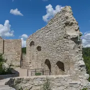 Blick auf das aufwändig restaurierte Mauerwerk.