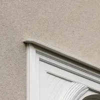 Die fertige Fassade – eine gleichmäßige, ästhetische Kratzputzstruktur