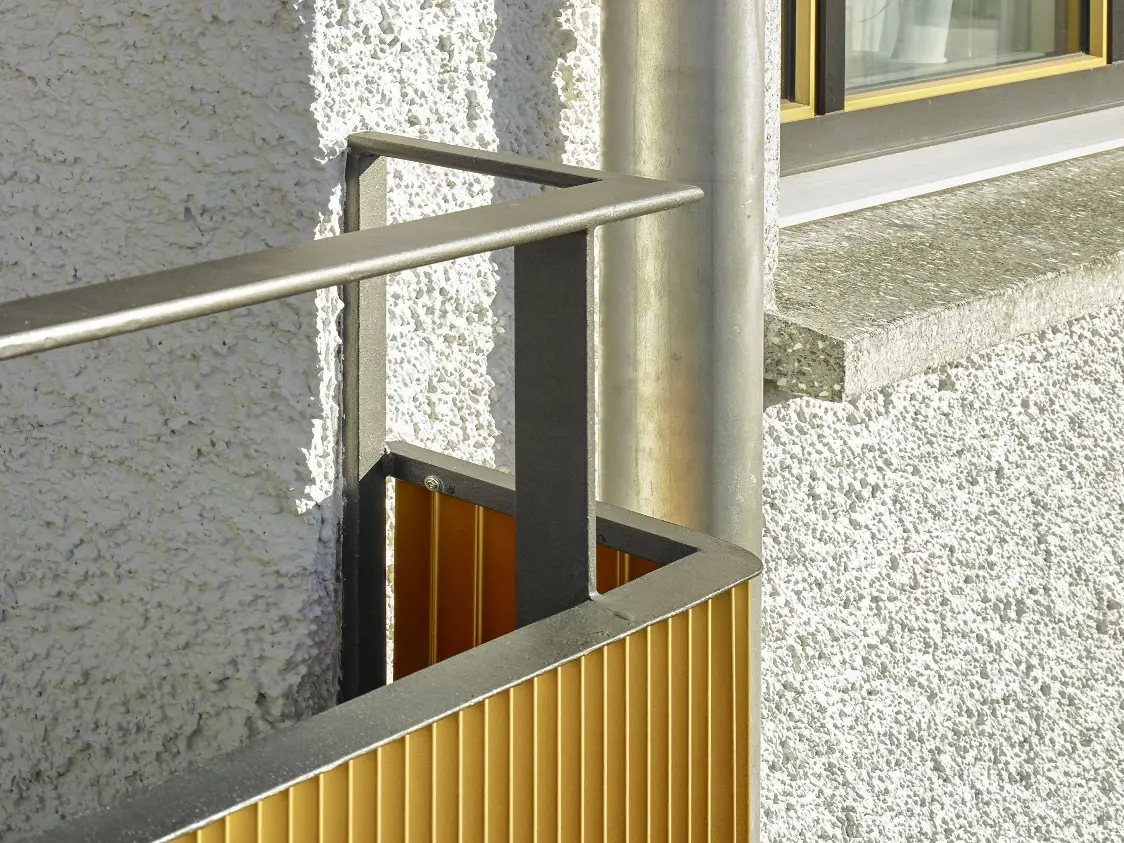 Detaillösung Balkongeländer Fixierung in der Fassade