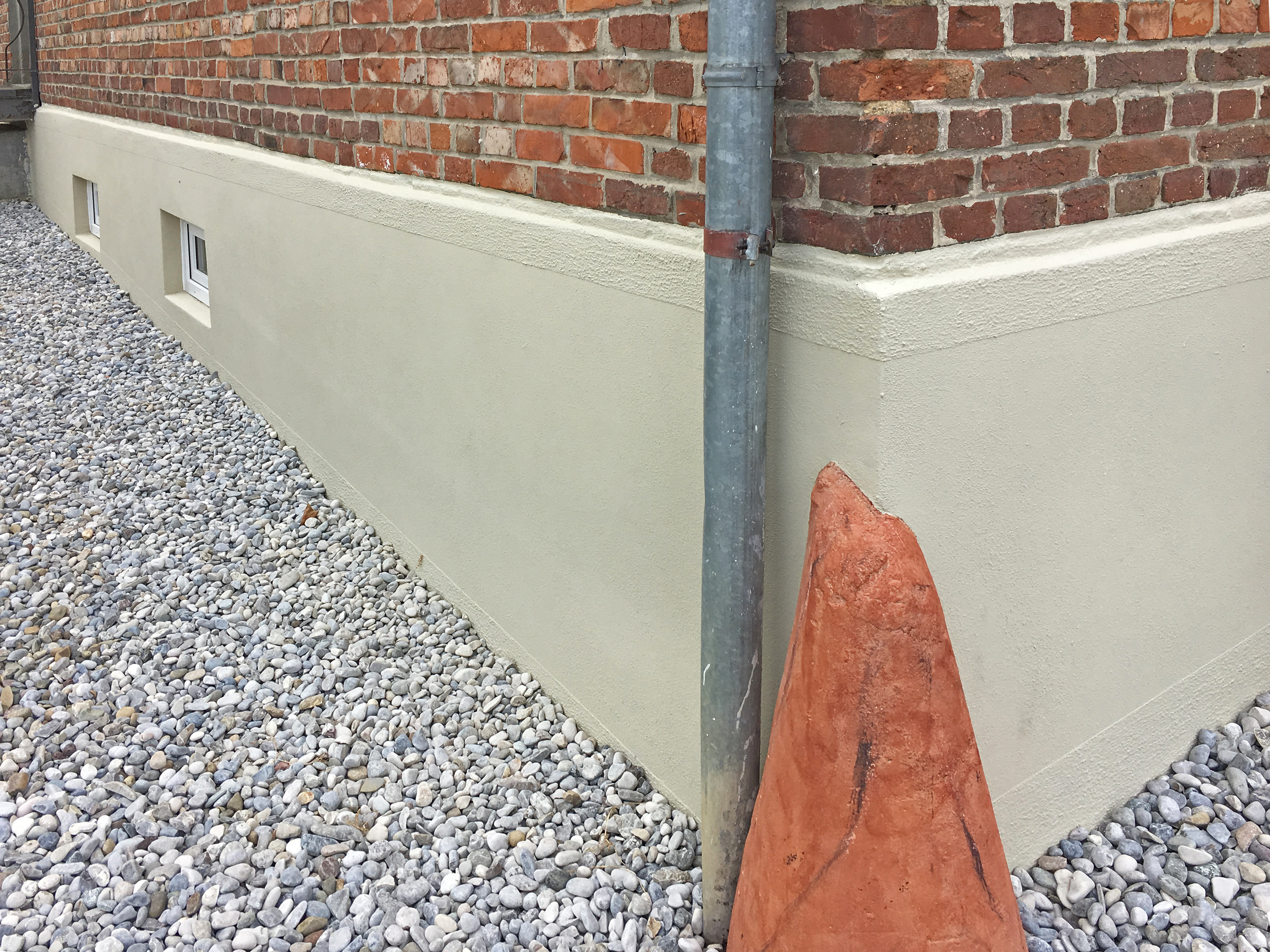 Zuverlässige Abdichtung von außen mit unserer Reaktivabdichtung OPTIFLEX 1K LIGHT