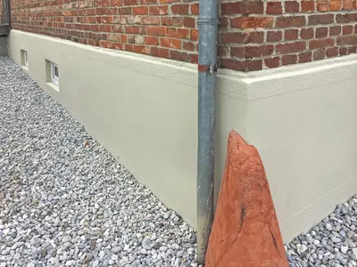 Sockelbereiche an der Außenfassade