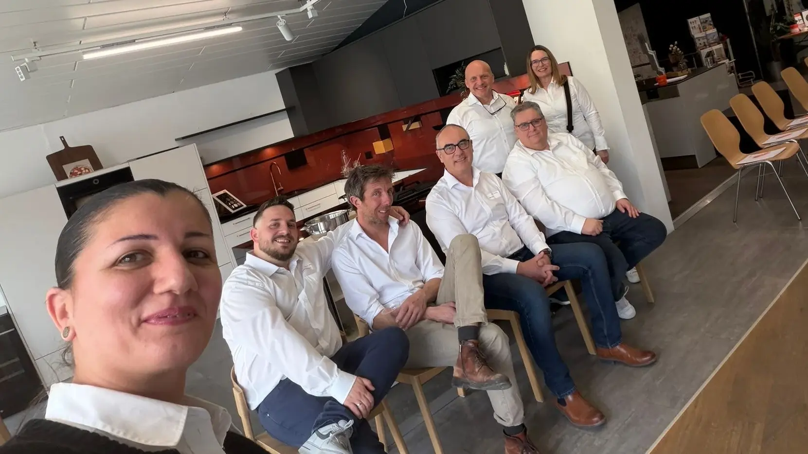 Selfie von Rana Mehaidli und Luca Cannizarro, Alain Nicaty, Peter Loser, Werner Wälle, Urs Eidt und Susi Gerber (von links nach rechts)