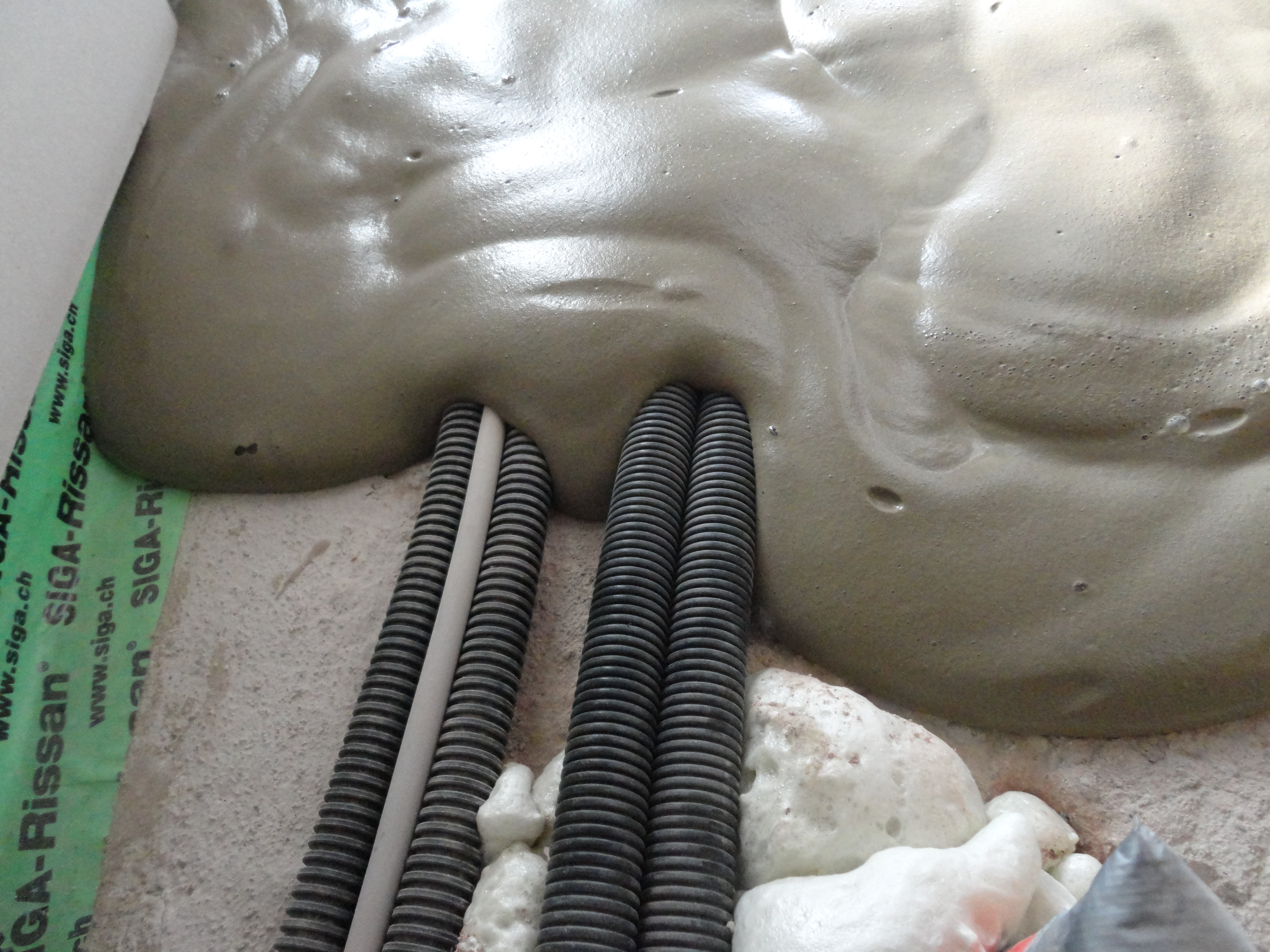 POR Schaummörtel wird als Unterbodenausgleich verwendet