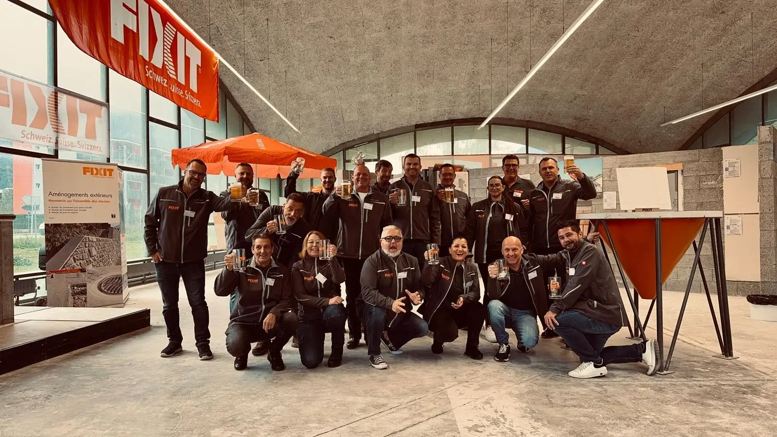 Gruppenfoto aller Aussendienstmitarbeiter