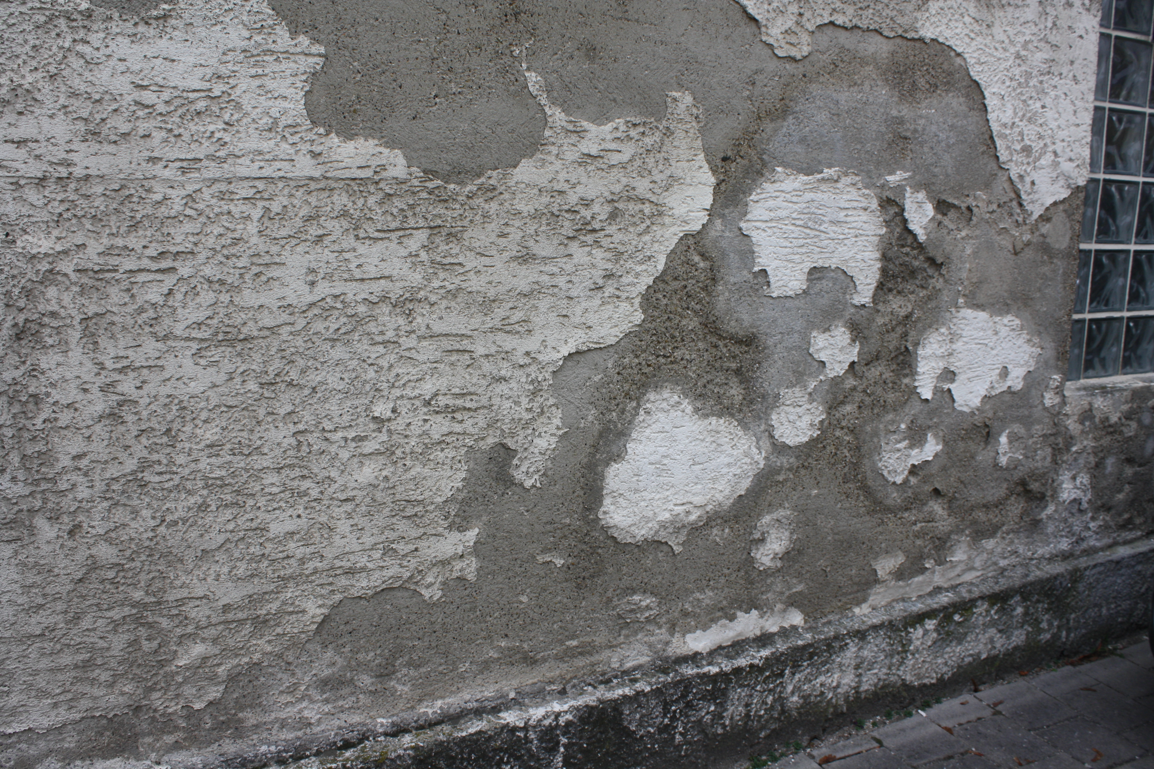 Feuchtebelastete Mauer/Wand