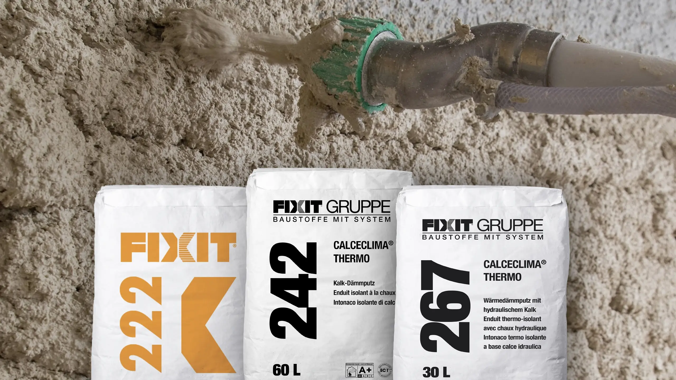Produits Fixit en sacs avant l'application de l'enduit isolant