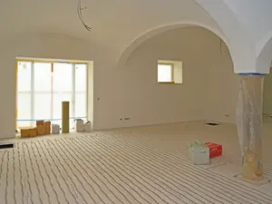 Innenraum saniert mit den HASIT CALSOLAN Sanierputz 