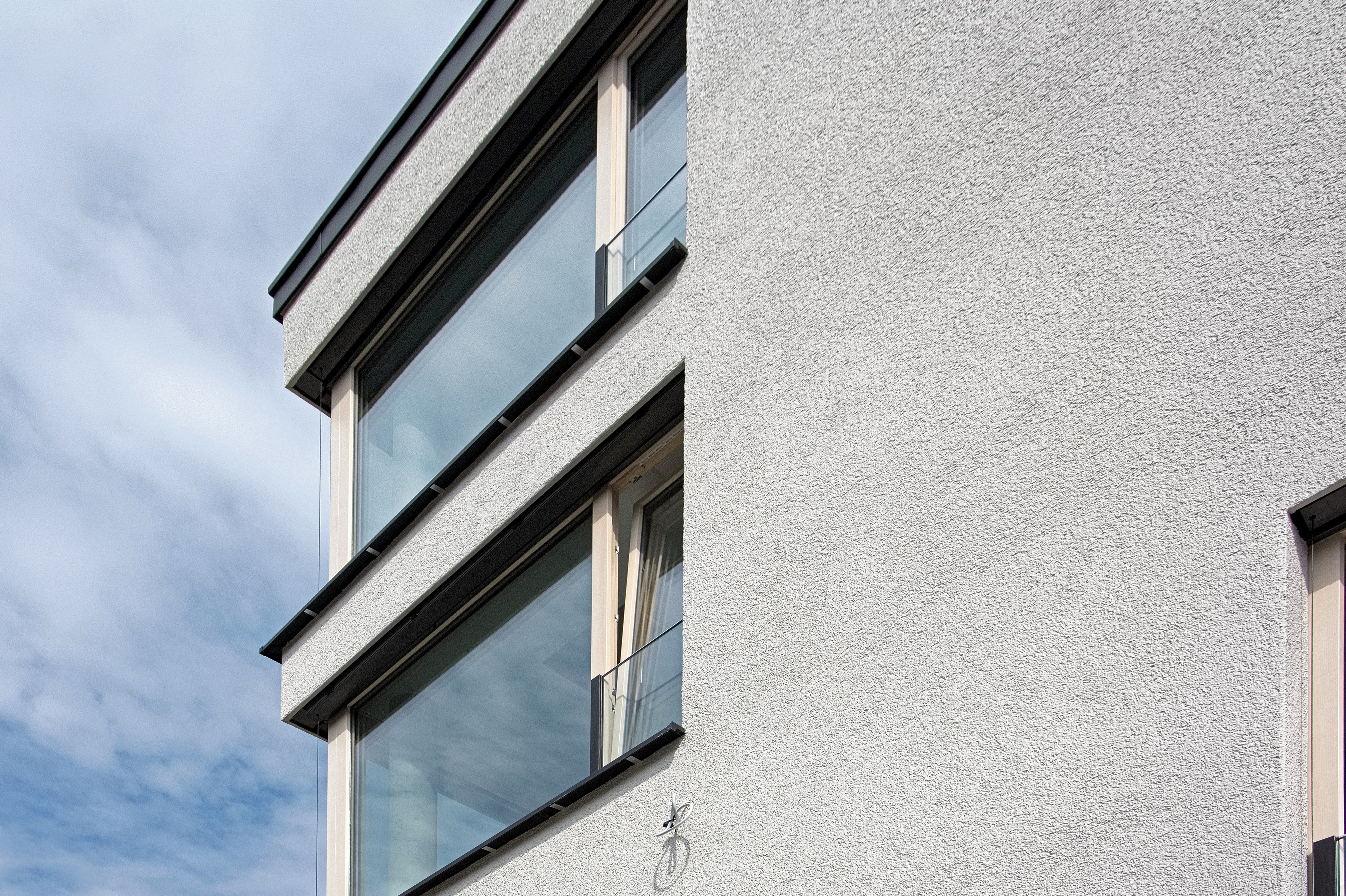 Blick auf ein Gebäude mit Niederenergie 