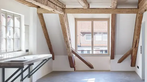 Sanierter Innenraum mit einer ökologischen Innendämmung