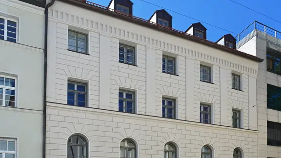 Gebäude in der Christophstraße in München – verarbeitet mit Trasskalk