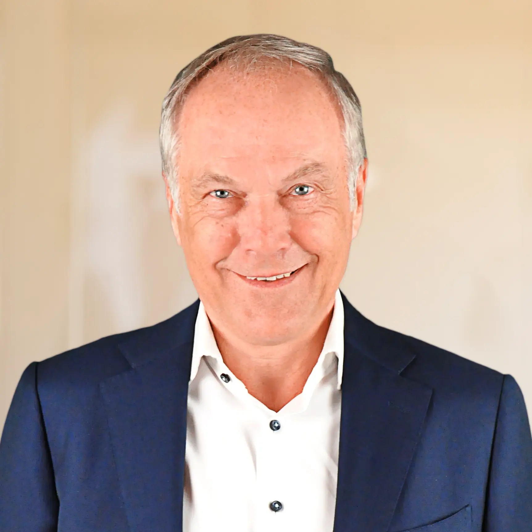 Portrait photograph of Hanswilli Jenke, Managing Director of the FIXIT GROUP