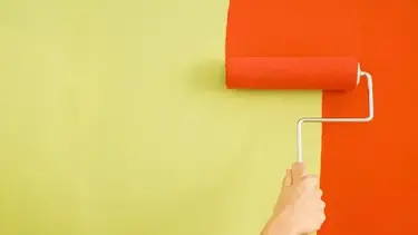 Як пофарбувати стіни після штукатурки
