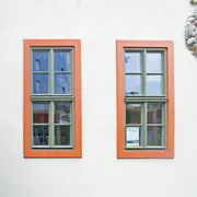 Außenansicht der Fenster des Gebäudes